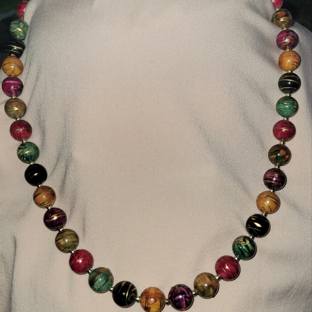 Multi colored round beaded necklace